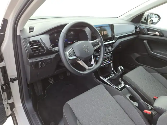 Volkswagen T-Cross view 4