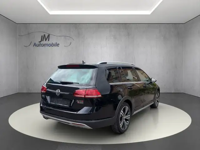 Volkswagen Golf view 7