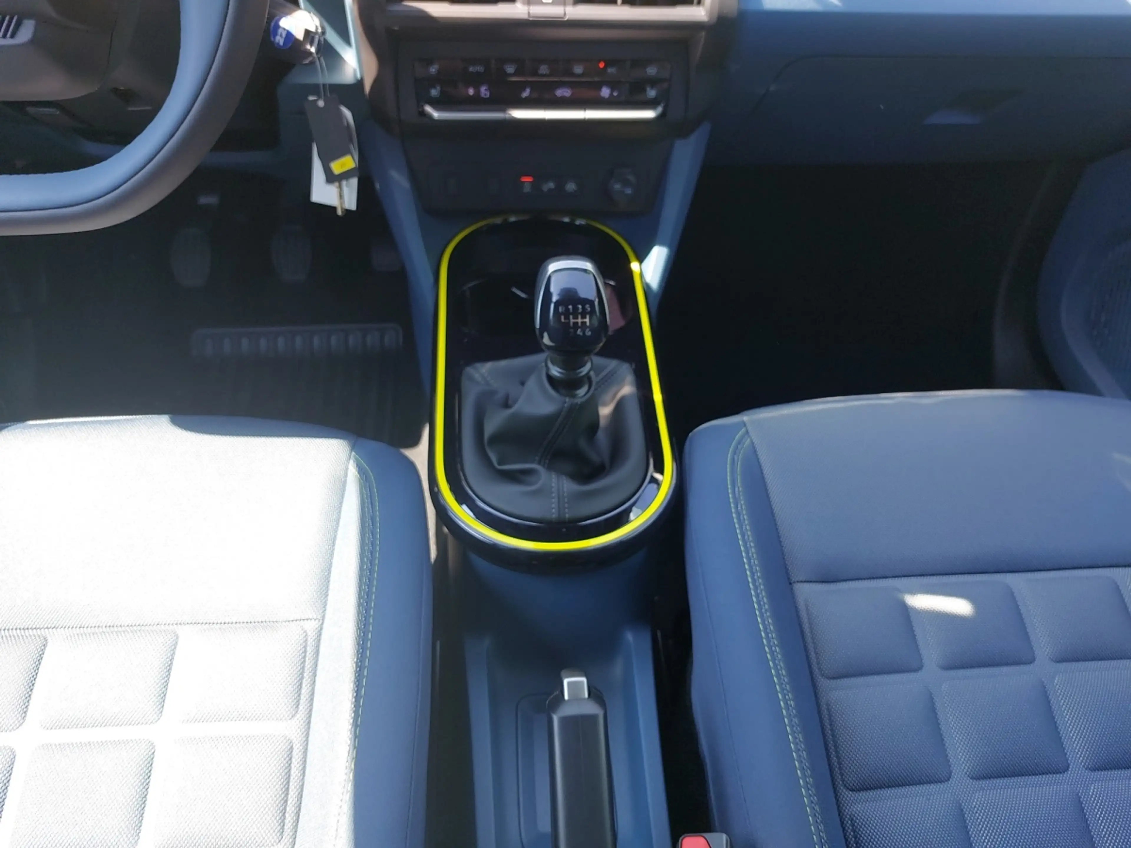 Fiat Grande Panda Benzin 1.2 T-Gen3 La Prima — photo 9