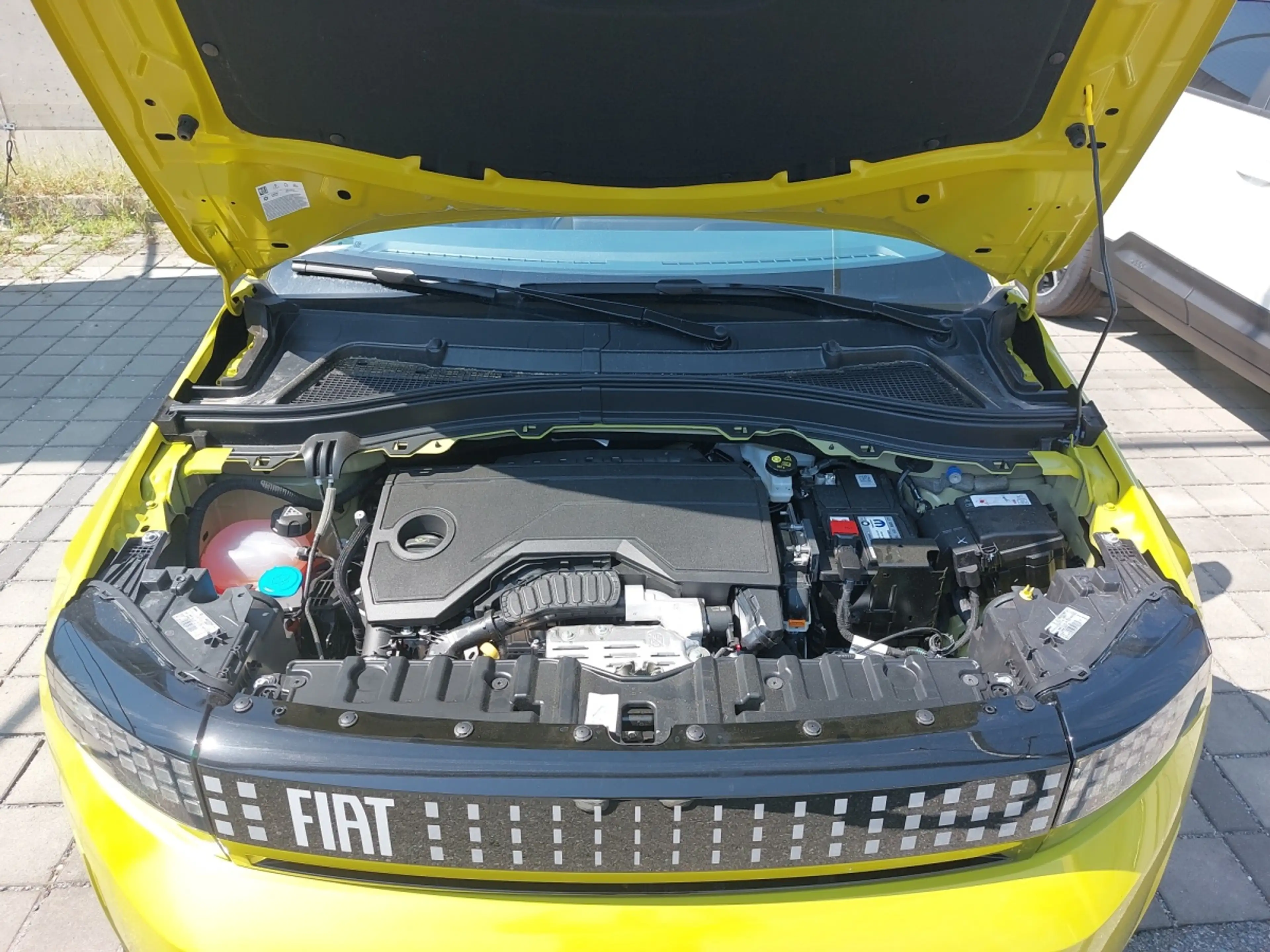 Fiat Grande Panda Benzin 1.2 T-Gen3 La Prima — photo 20