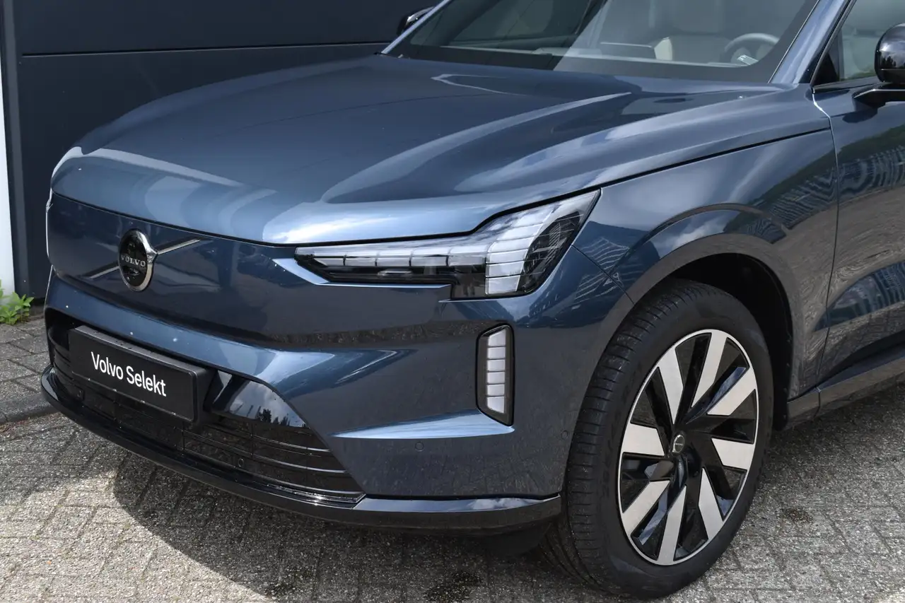 Volvo EX90 2026