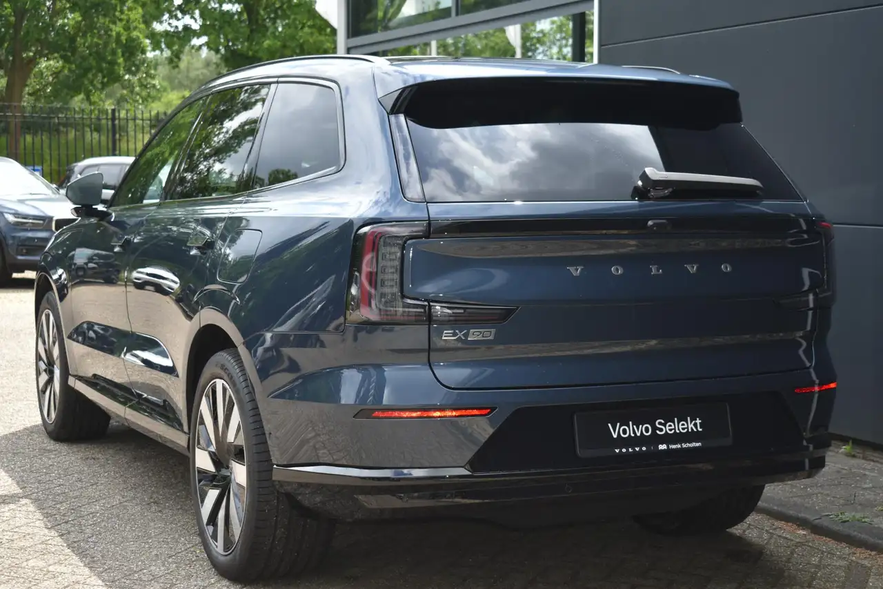 Volvo EX90 2026