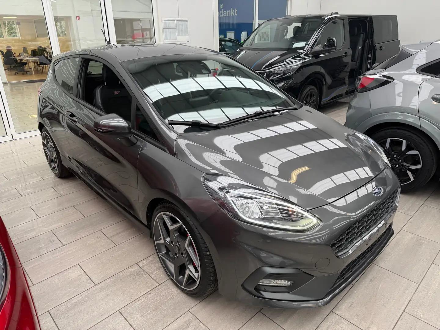 Ford Fiesta Schwarz - 2