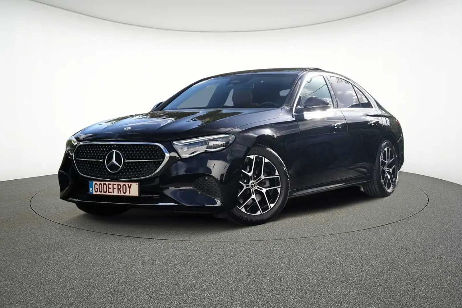 Mercedes-Benz E 200 Limousine Noir - 1