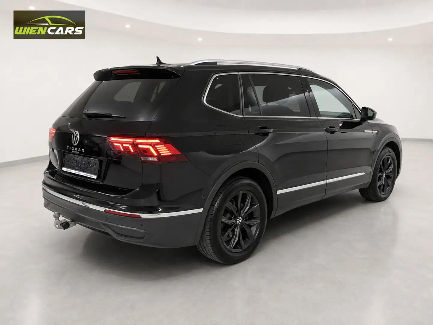 Volkswagen Tiguan Allspace 2.0 TDI SCR DSG*MATRIX-LED*NAVI*AHK* Schwarz - 2