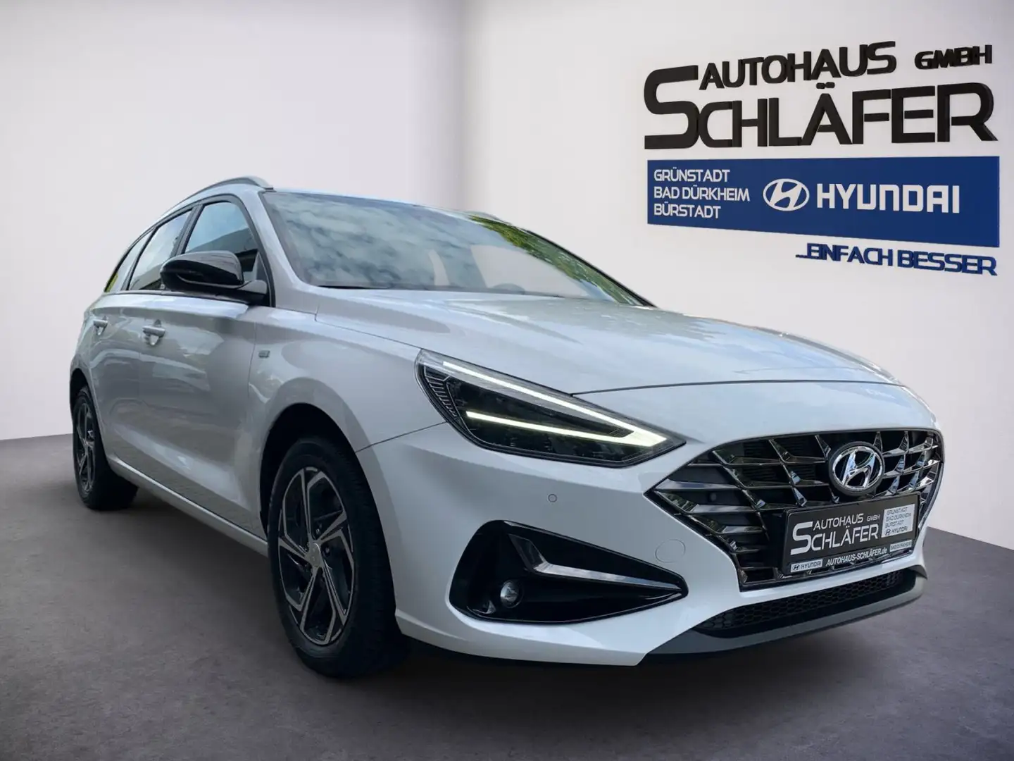 Hyundai i30 Kombi 1.5 T-GDI 7-DCT Intro Edition Mild-Hyb Bianco - 2