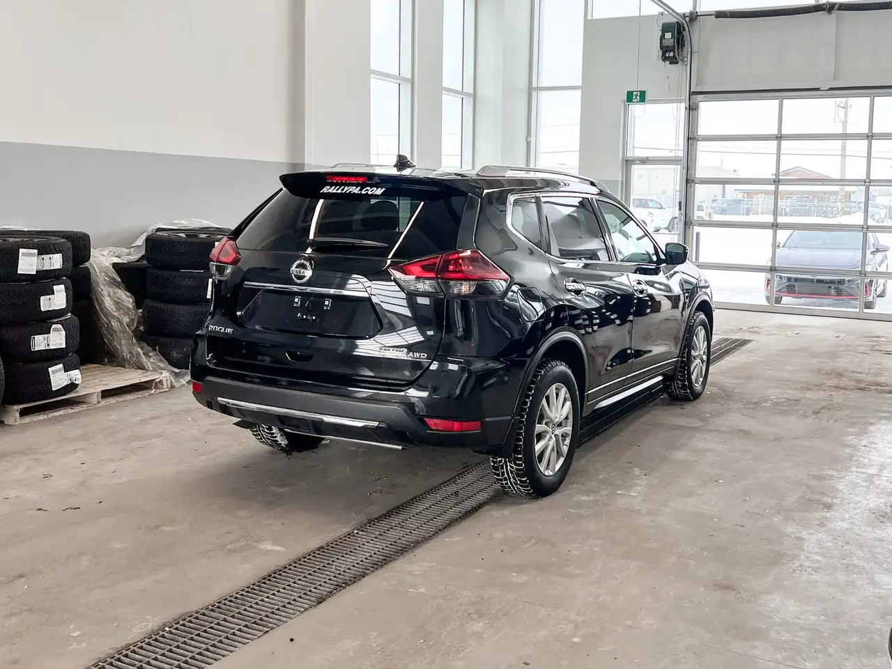 Nissan Rogue снимка Nissan Rogue