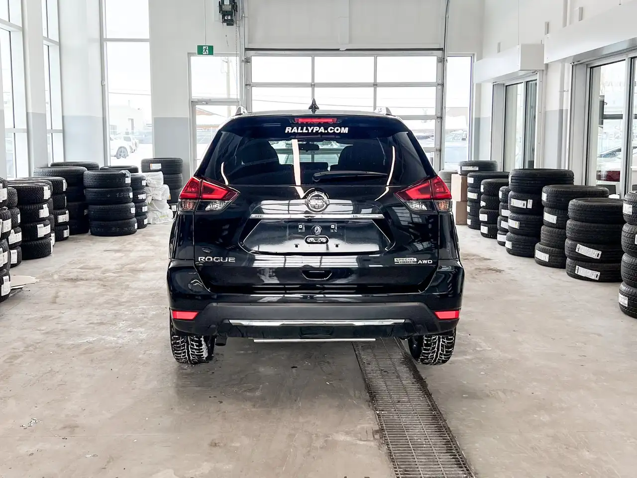 Nissan Rogue снимка Nissan Rogue