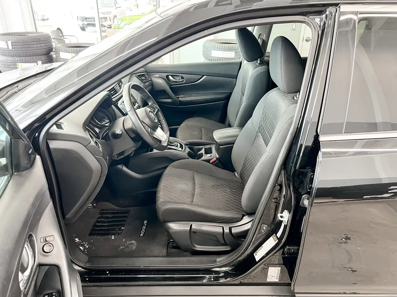 Nissan Rogue снимка Nissan Rogue