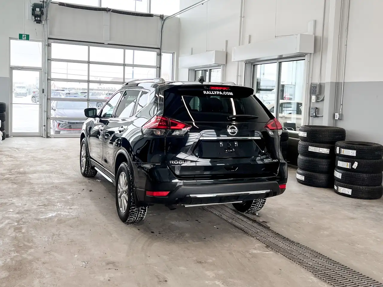 Nissan Rogue снимка Nissan Rogue