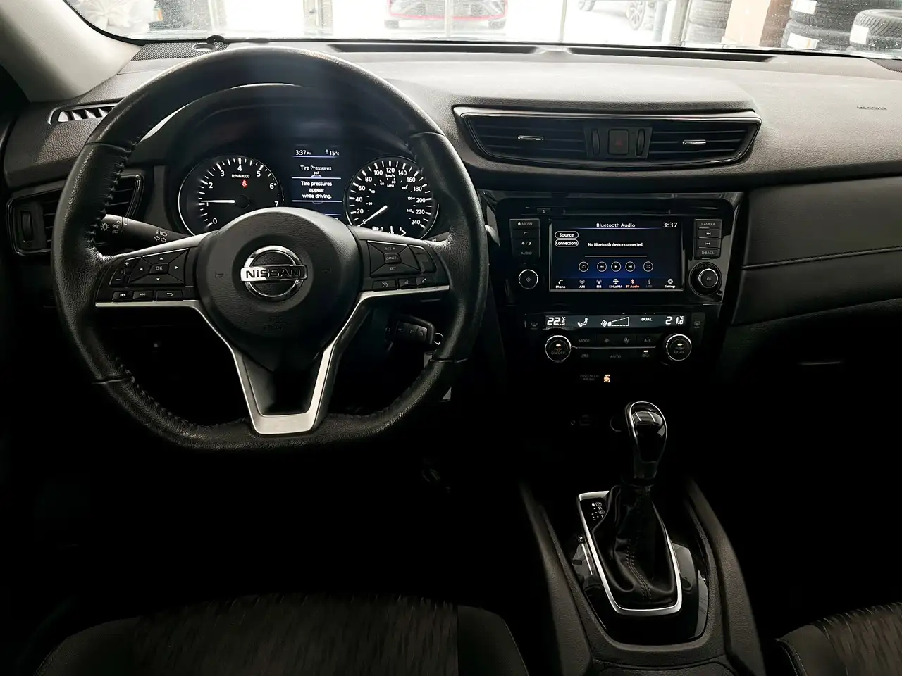Nissan Rogue снимка Nissan Rogue
