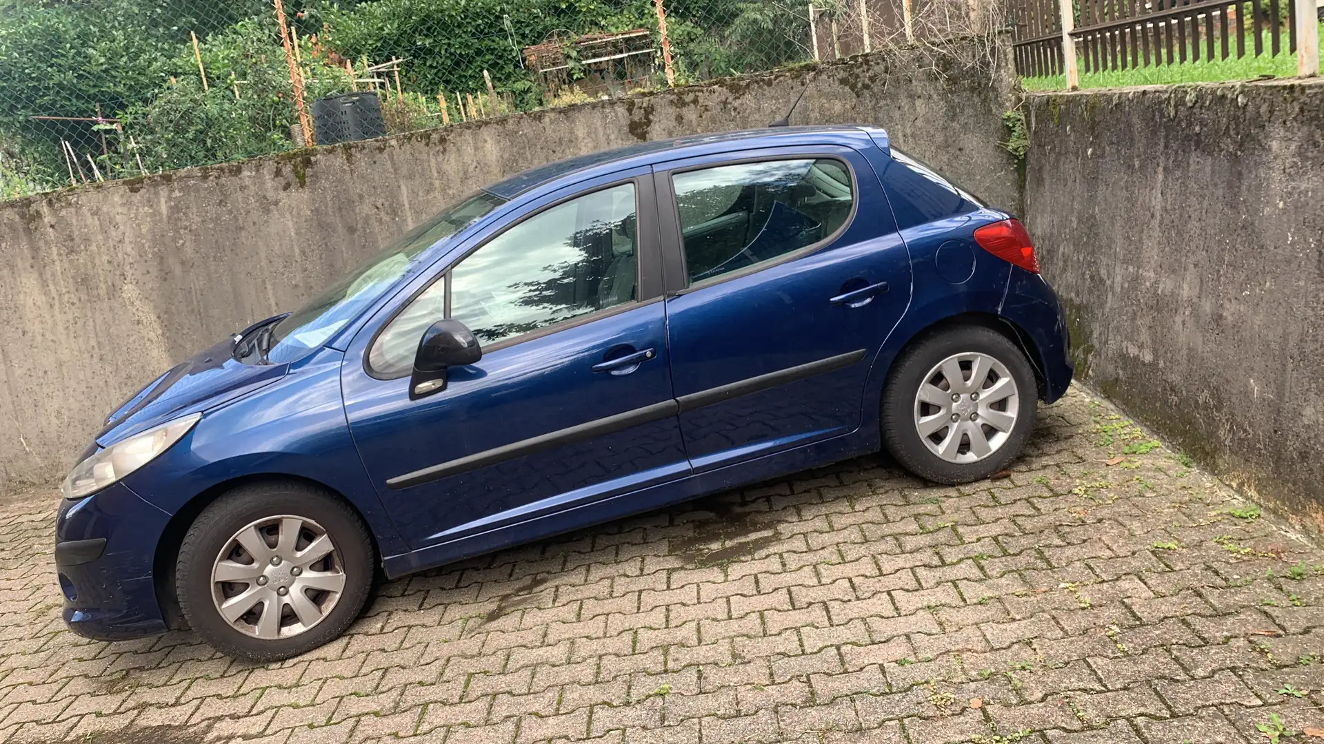 Peugeot 207 5p 1.6 hdi 16v XT - 1
