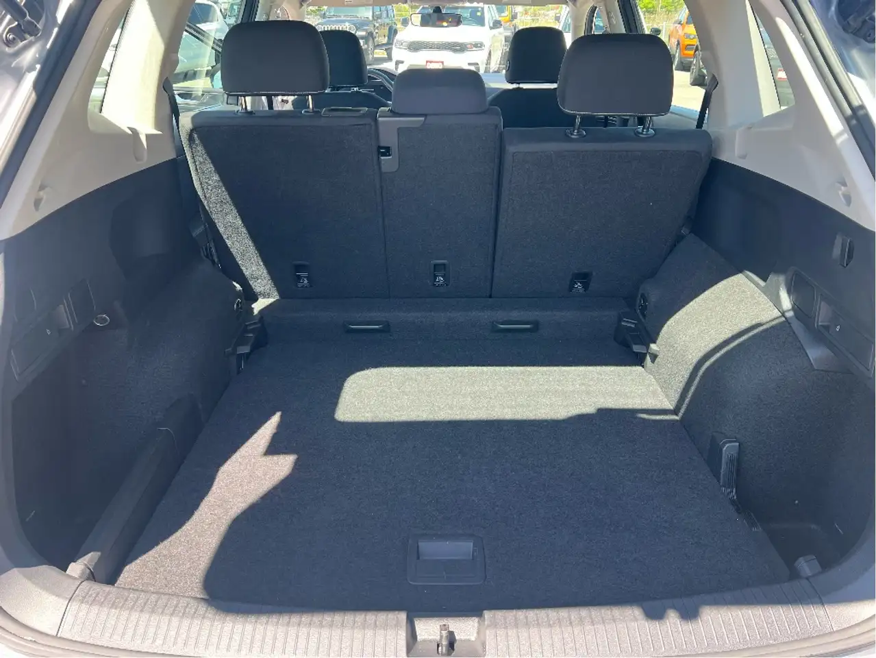 Volkswagen Tiguan снимка Volkswagen Tiguan