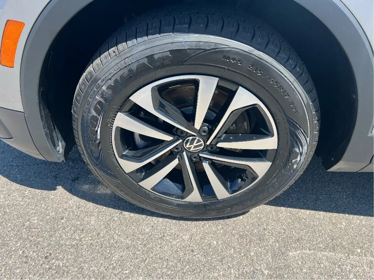 Volkswagen Tiguan снимка Volkswagen Tiguan