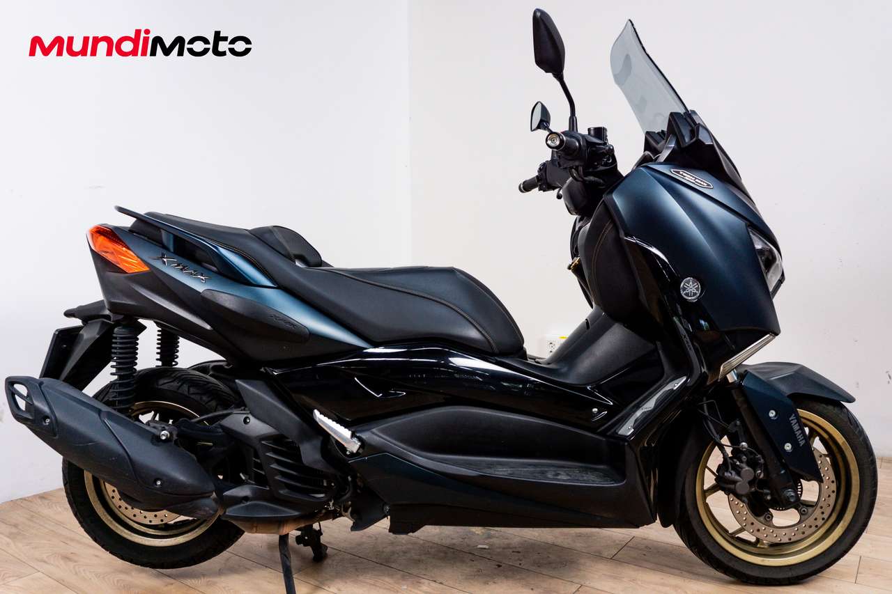 Yamaha X-Max 125