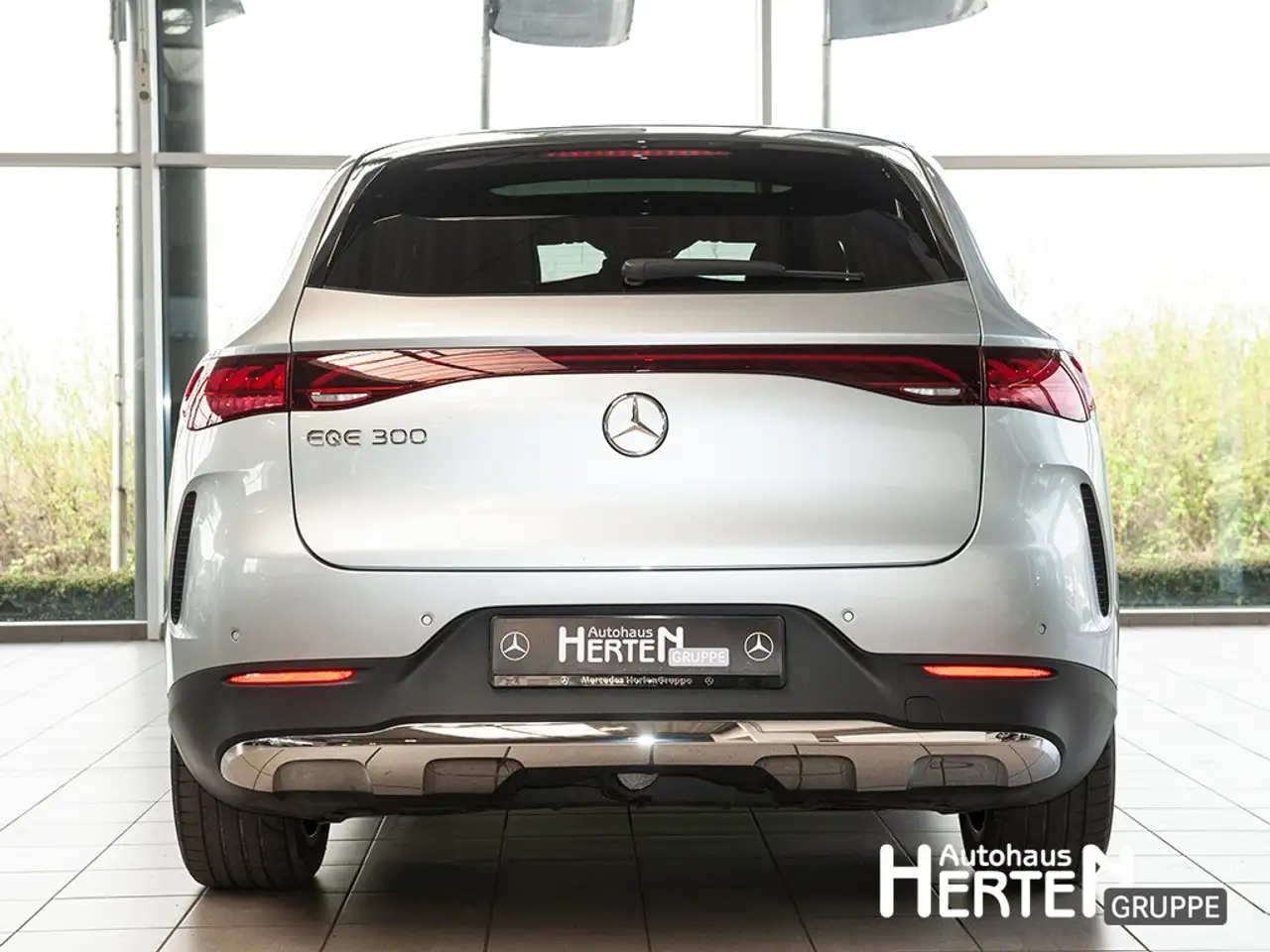 Mercedes-Benz EQE 300 SUV+ELECTRIC-ART+PANO+360°+AHK+BURMESTER 4