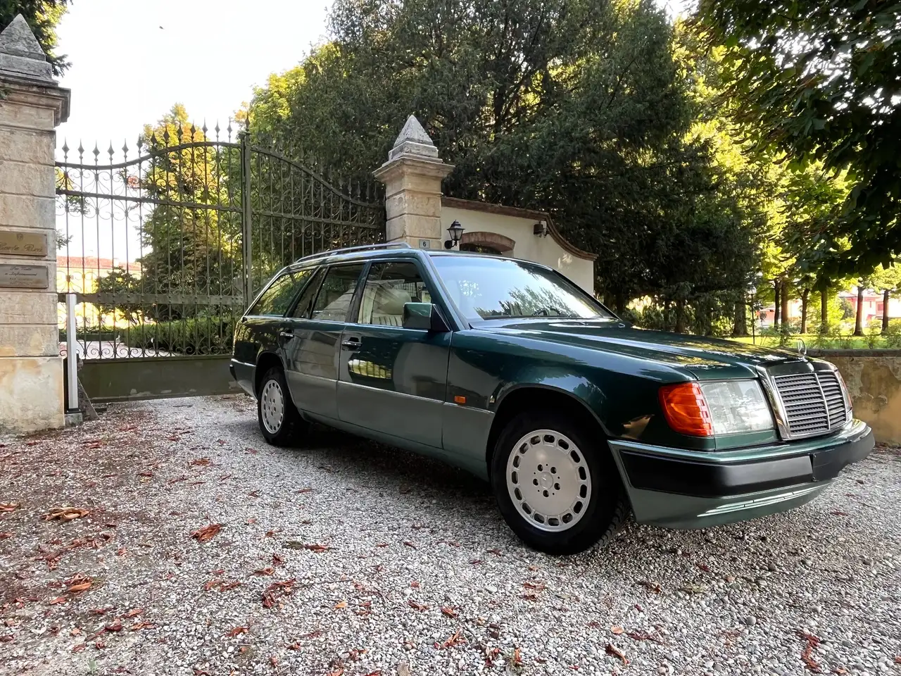 Mercedes-Benz E 200 E SW 200 TE, foto 1