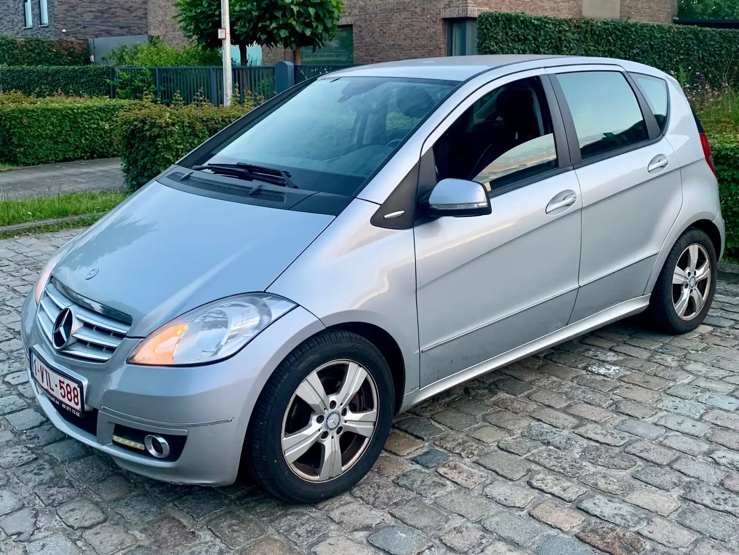 Mercedes-Benz A 180 A 180 CDI Autotronic Avantgarde Special Edition Zilver - 1