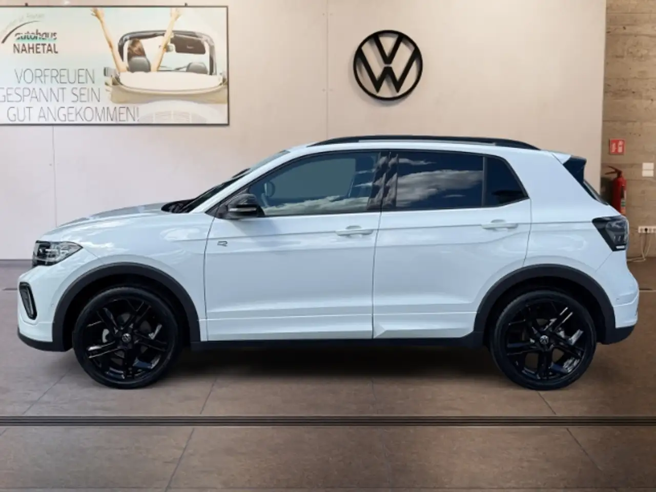 Volkswagen T-Cross 1.5TSI DSG R-LINE IQ-LIGHT NAVI AHK 18'' ACC 2Z-KL 3