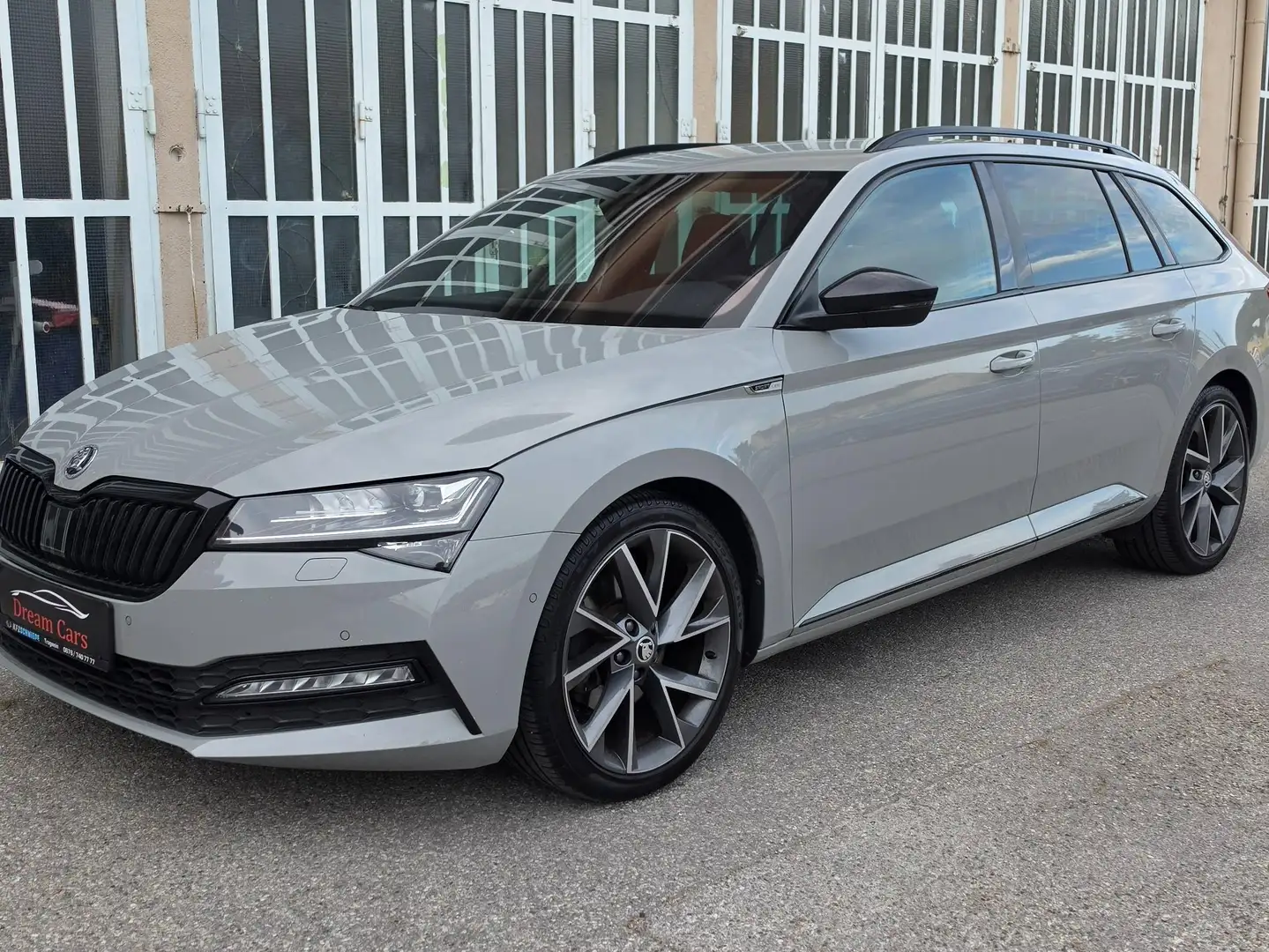 Skoda Superb Sportline 2,0 TDI DSG *Kamera*19zoll*Matrix*AHK* Grau - 1