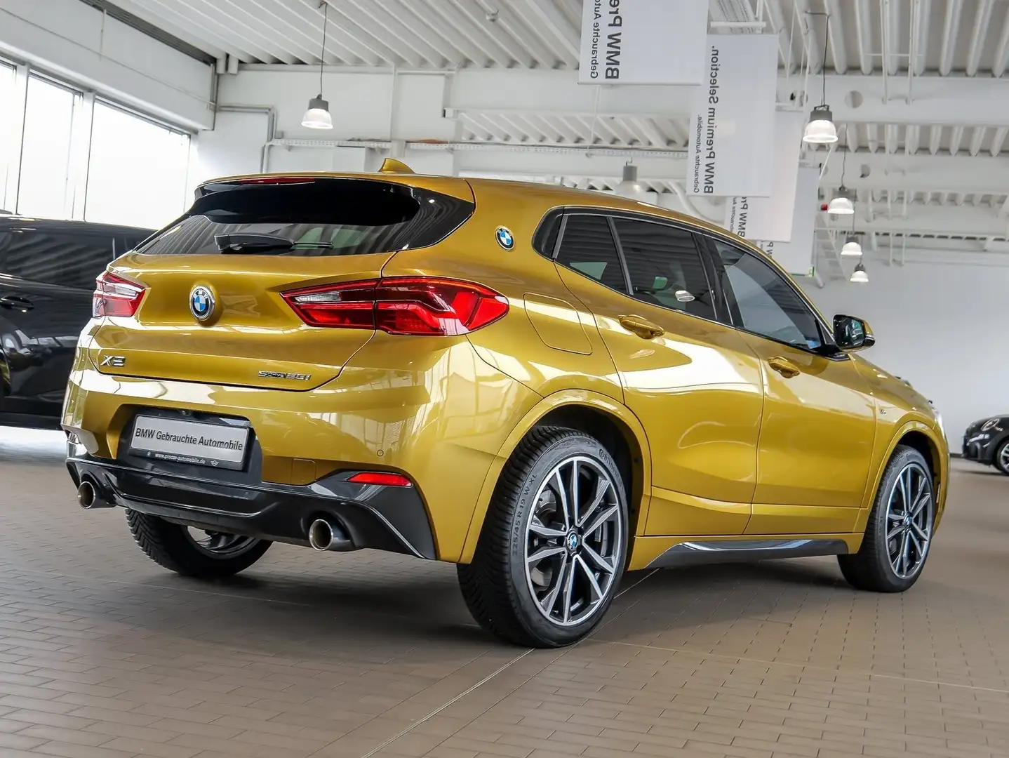 BMW X2 sDrive20i M-Sport HeadUp Pano Hifi Kamera Жовтий - 2