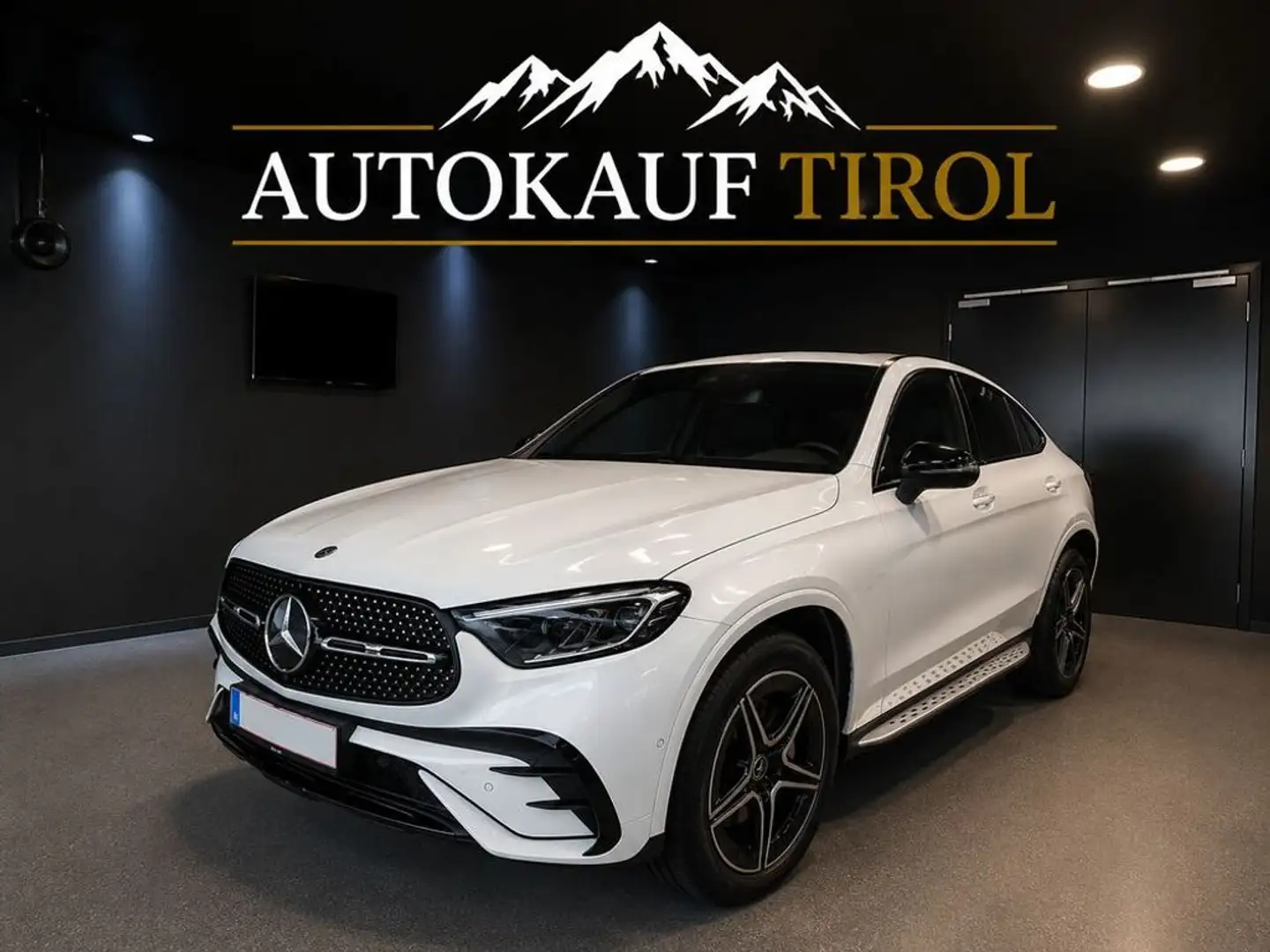Mercedes-Benz GLC 200 d Coupé MHEV 4MATIC AMG Night Aut. Weiß - 1