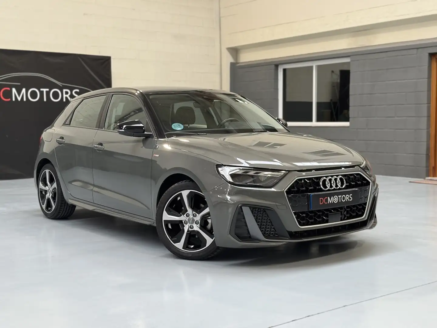 Audi A1 Sportback 30 TFSI Adrenalin S tronic Gris - 2