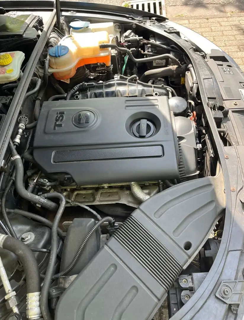 SEAT Exeo ST 1.8TSI Sport Gris - 2