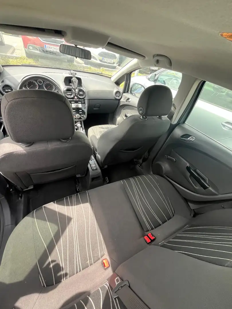 Opel Corsa 1.4 16V Automatik Color Edition - 2
