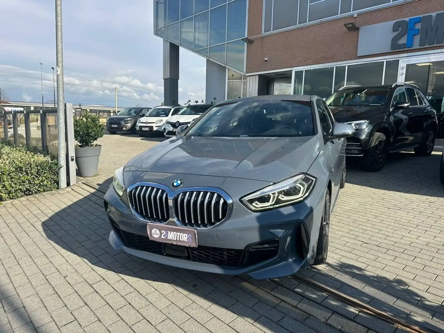 BMW 116 116d Msport auto Grijs - 1