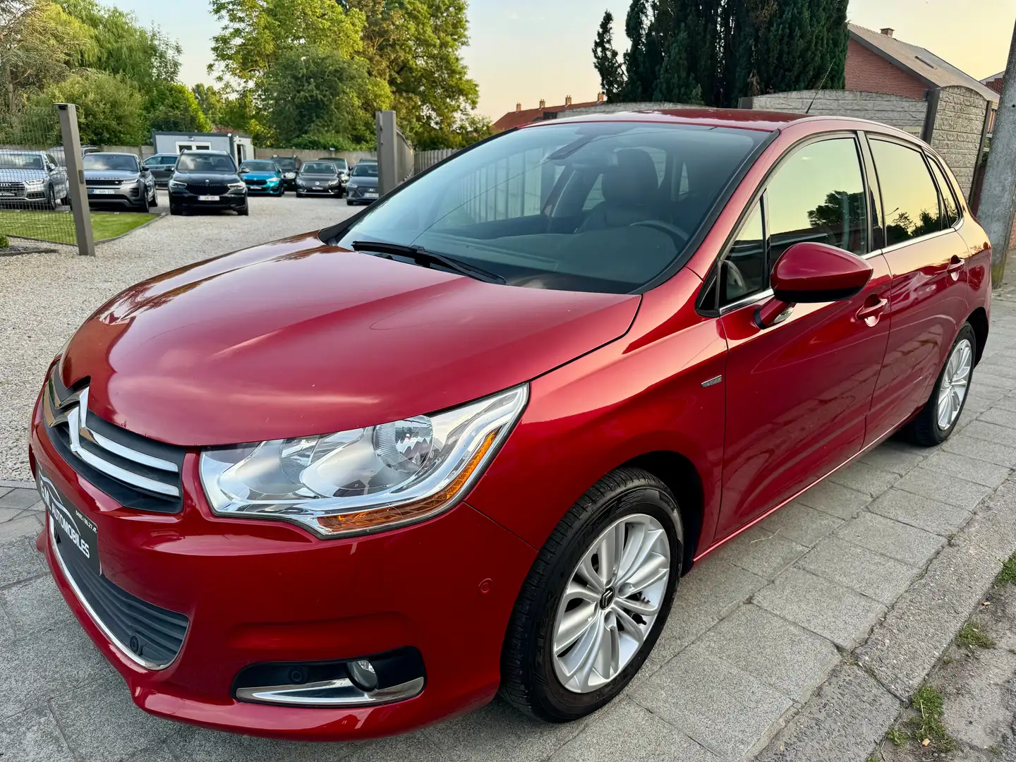 Citroen C4 1.2 Exclusive*CUIR*AIRCO*1ER PROP+CARNET*ETAT IMPC Rouge - 1