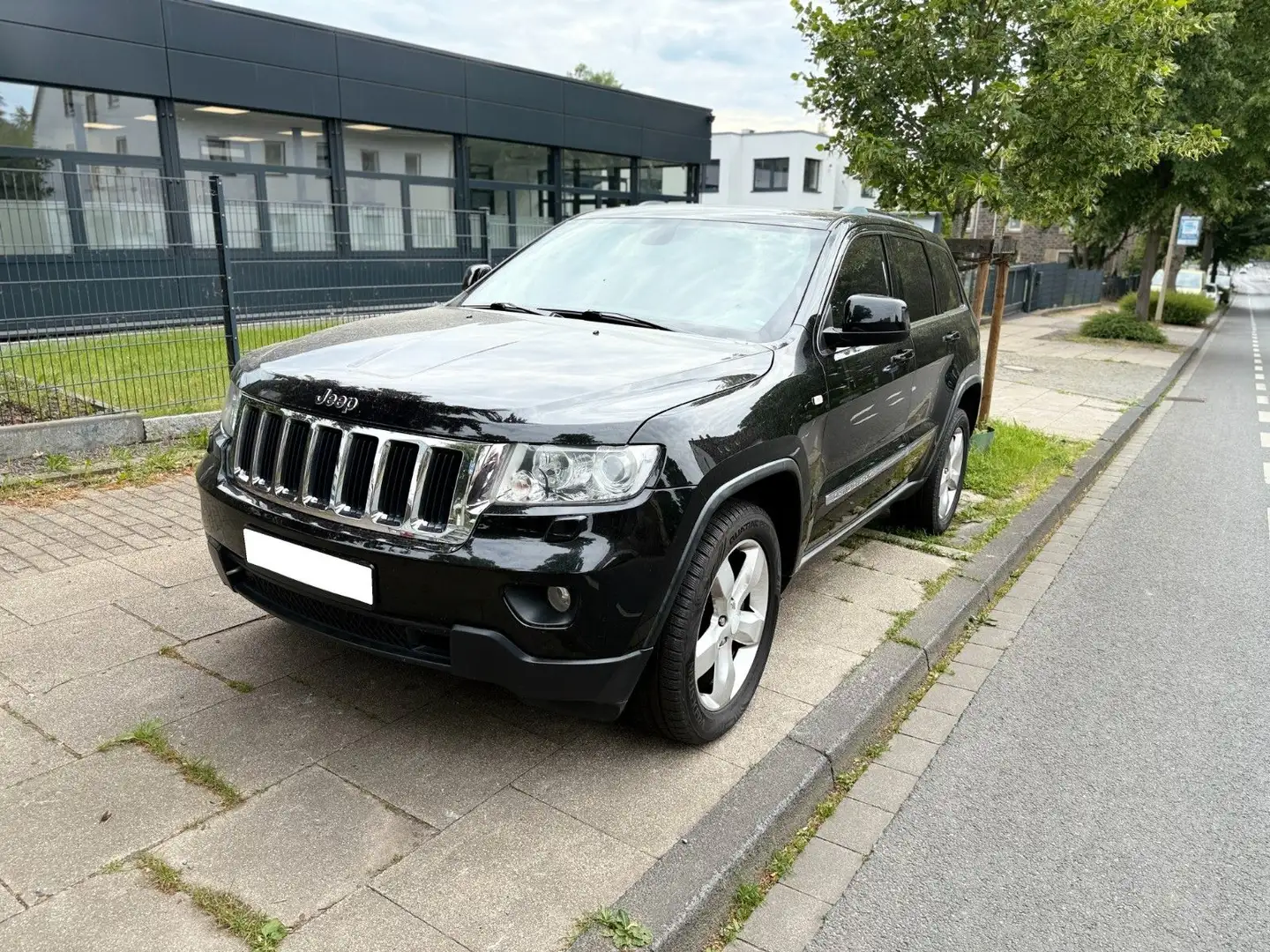 Jeep Grand Cherokee 3.0 CRD Laredo Zwart - 2