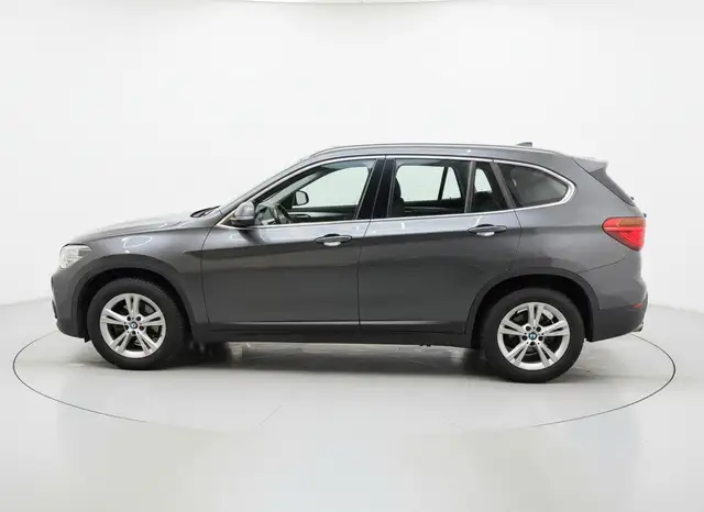 BMW X1 view 4