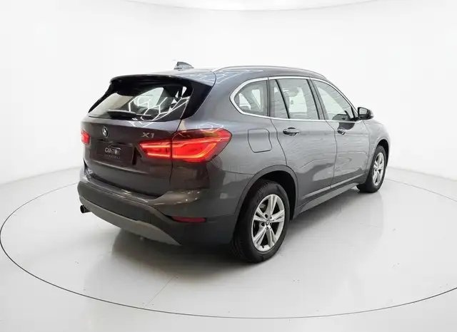 BMW X1 view 5