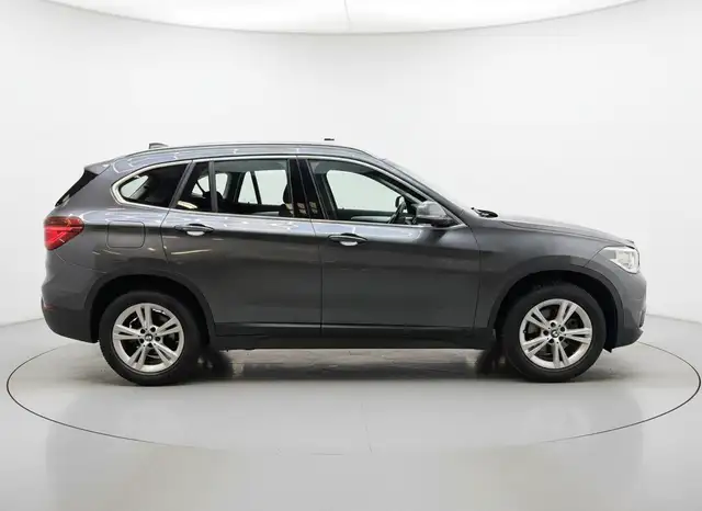 BMW X1 view 3