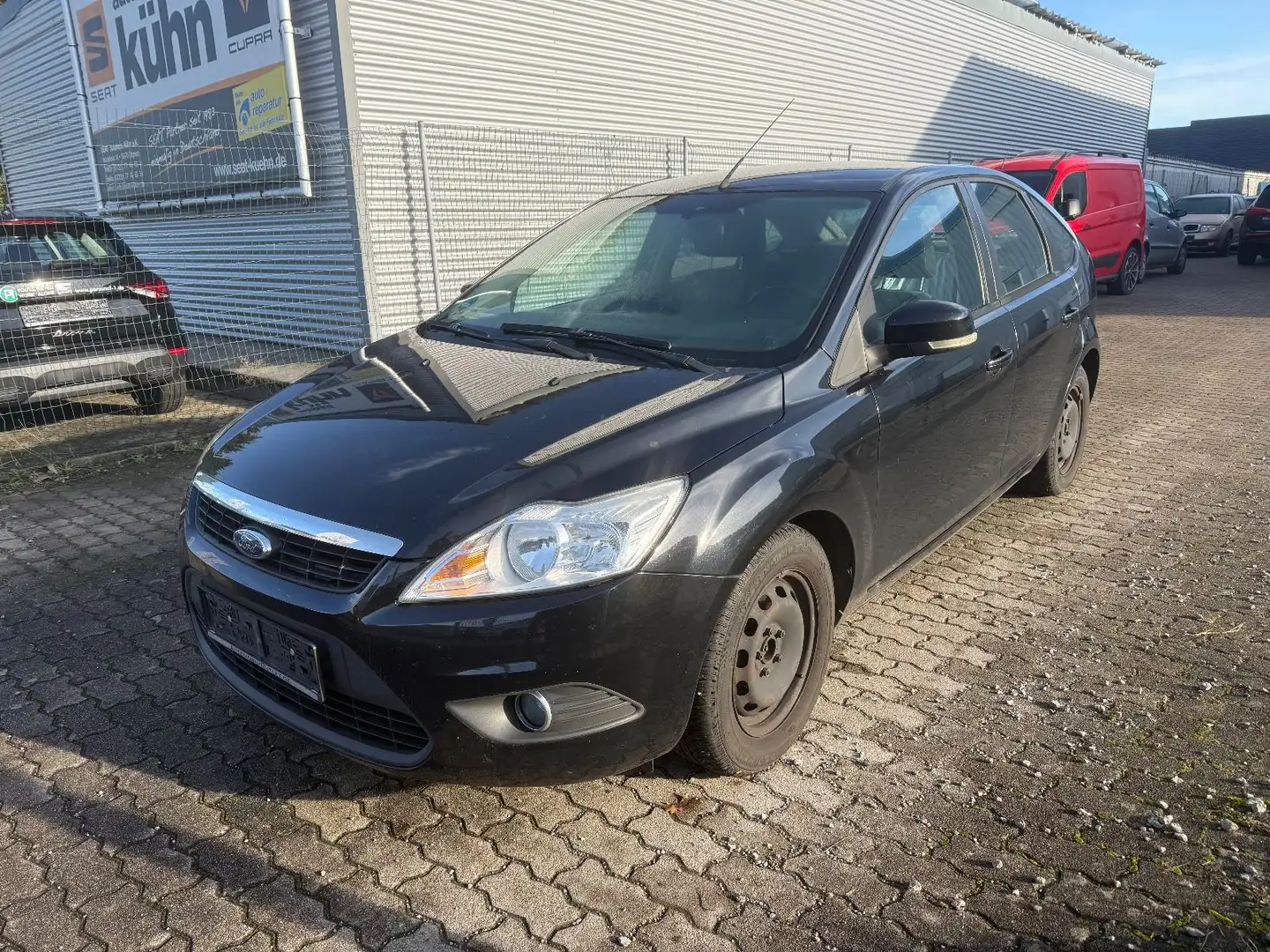 Ford Focus 1,6TDCi 66kW DPF Style Schwarz - 1