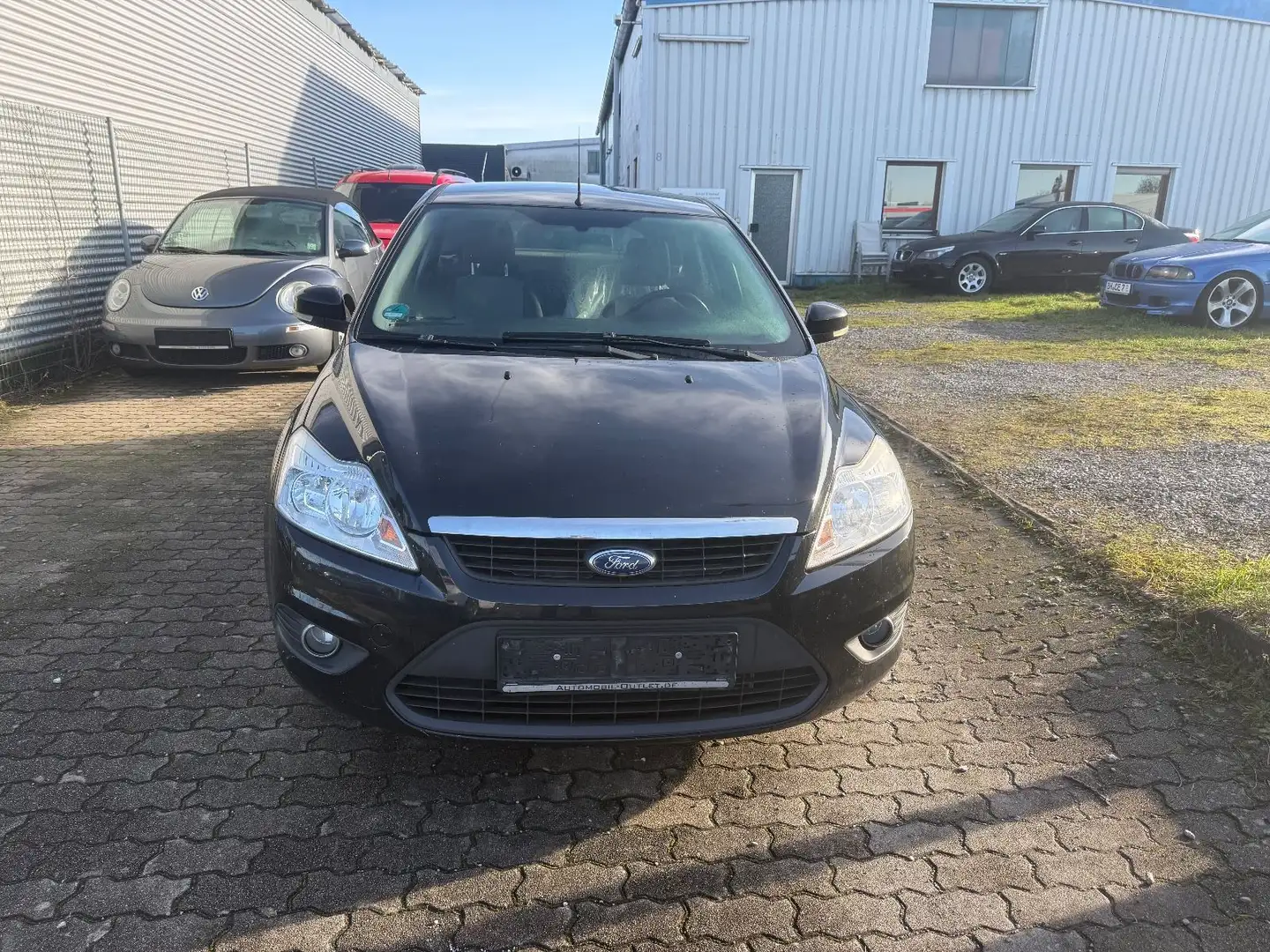 Ford Focus 1,6TDCi 66kW DPF Style Schwarz - 2