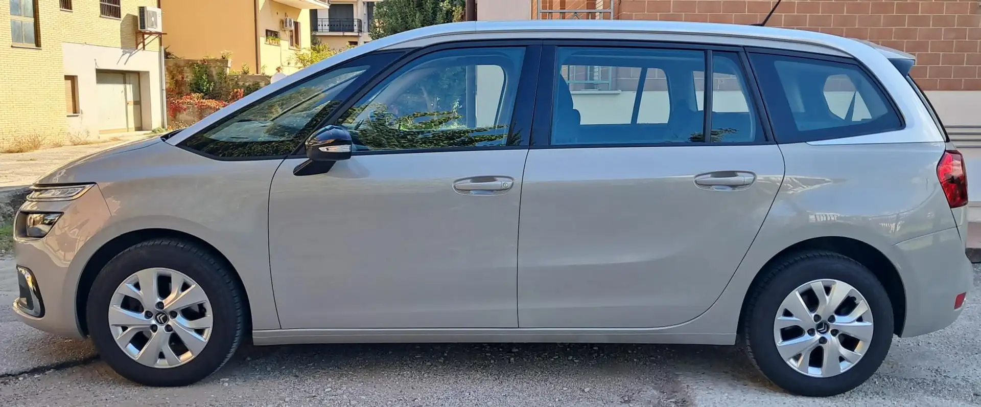 Citroen Grand C4 SpaceTourer 1.5cc BlueHDI 130 EAT8 7 Posti Feel Beżowy - 1