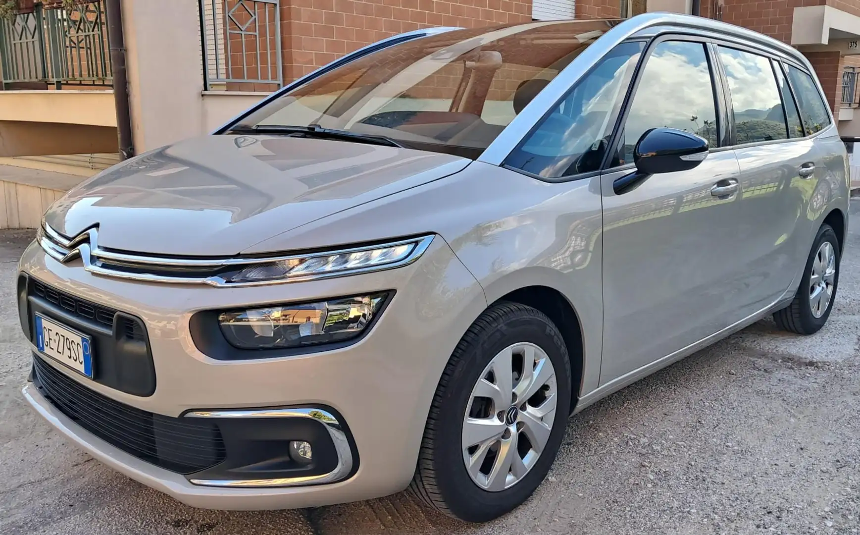 Citroen Grand C4 SpaceTourer 1.5cc BlueHDI 130 EAT8 7 Posti Feel Beżowy - 2