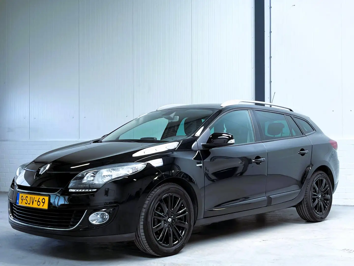 Renault Megane Estate 1.5 dCi Bose Org NL|Camera|Trekhaak Zwart - 2