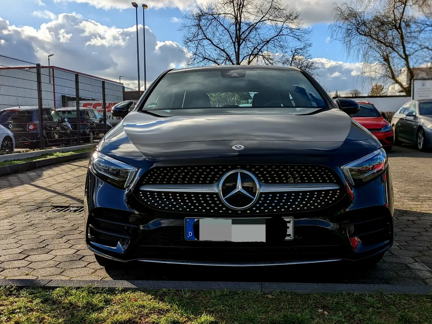 Mercedes-Benz A 250 8G-DCT/AMG/ambiant/MBUX/18"/navi/kamera Schwarz - 1