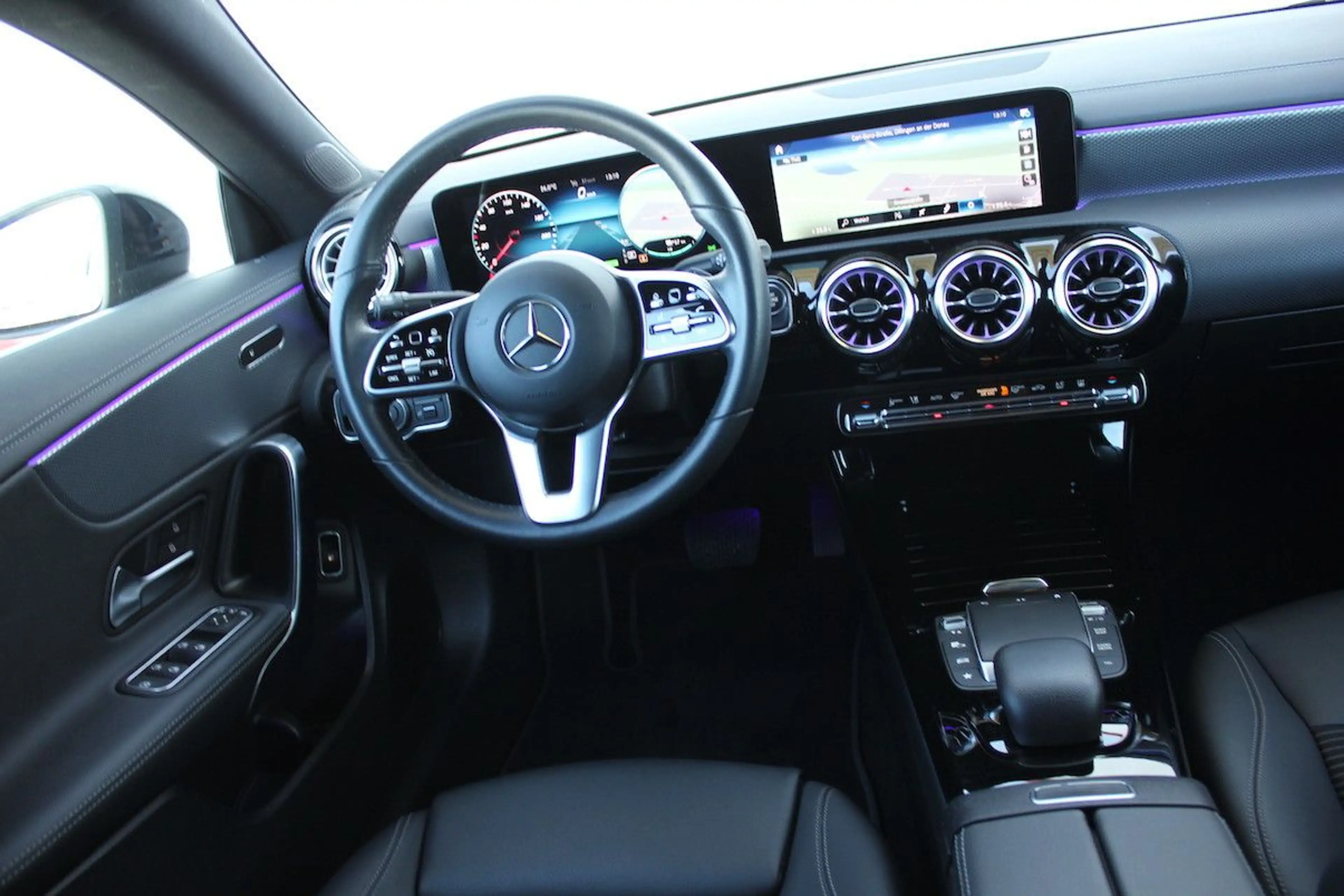 Mercedes-Benz CLA 250 e Coupé Cp. EQ Plug-In Hybrid NIGHT WIDE — photo 8
