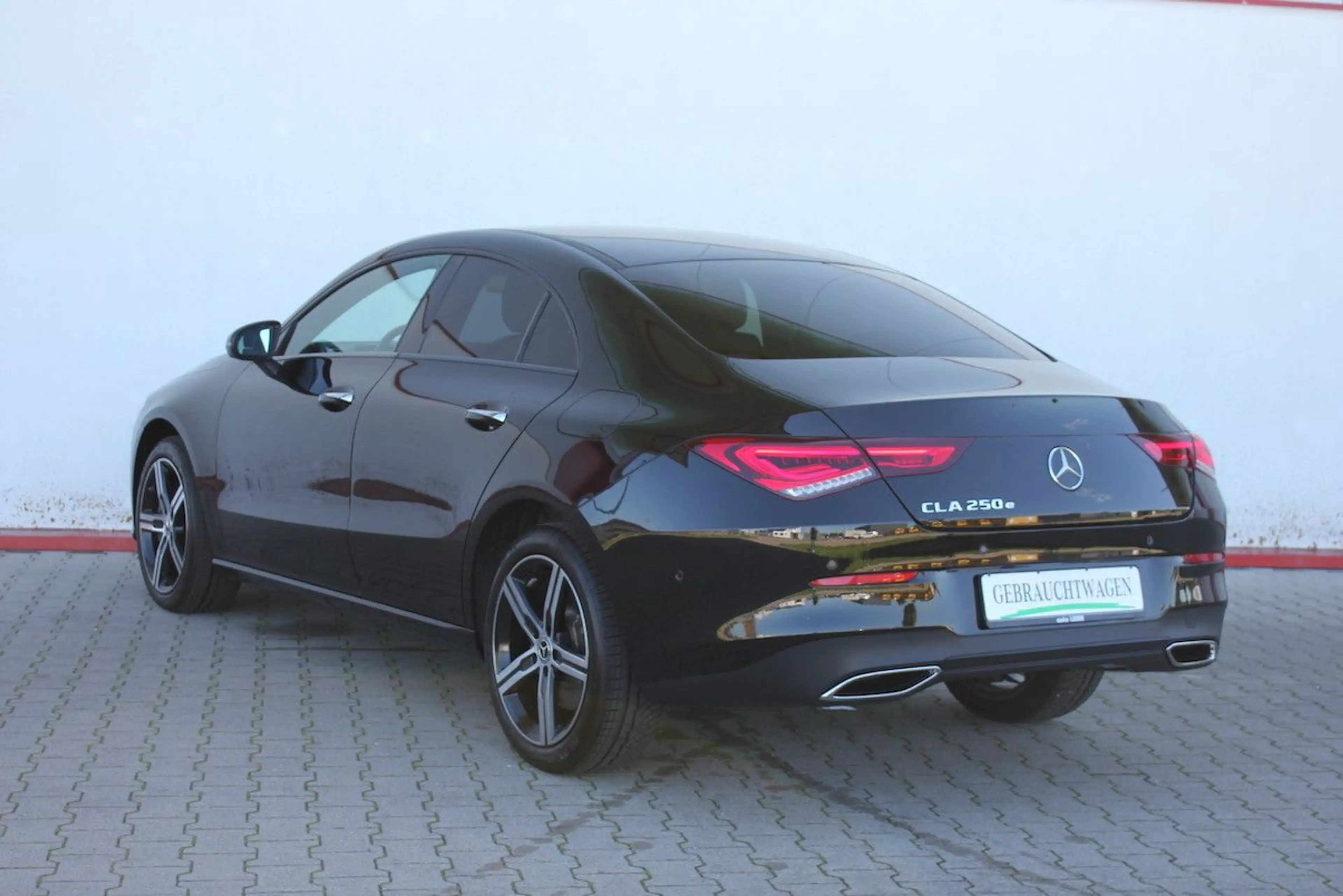 Mercedes-Benz CLA 250 e Coupé Cp. EQ Plug-In Hybrid NIGHT WIDE — photo 4