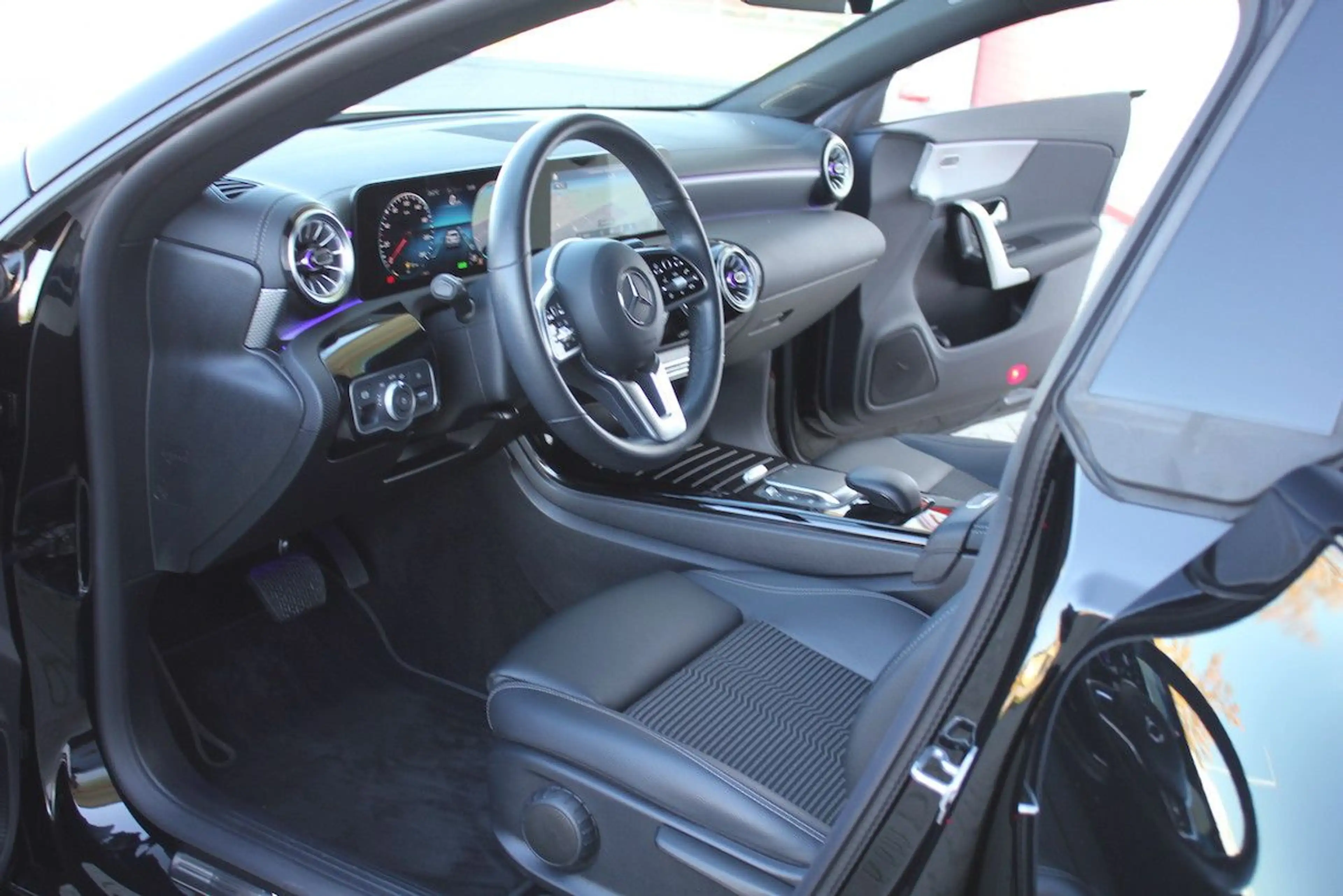 Mercedes-Benz CLA 250 e Coupé Cp. EQ Plug-In Hybrid NIGHT WIDE — photo 6
