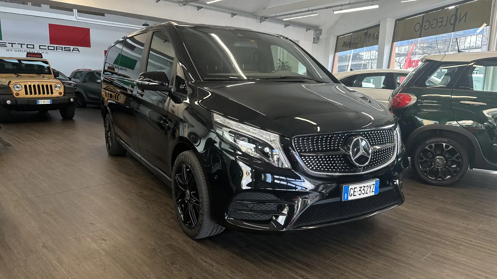 Mercedes-Benz V V Extralong 300 d Premium 4matic auto fl Noir - 1