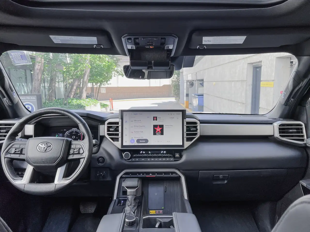 Toyota Tundra снимка Toyota Tundra