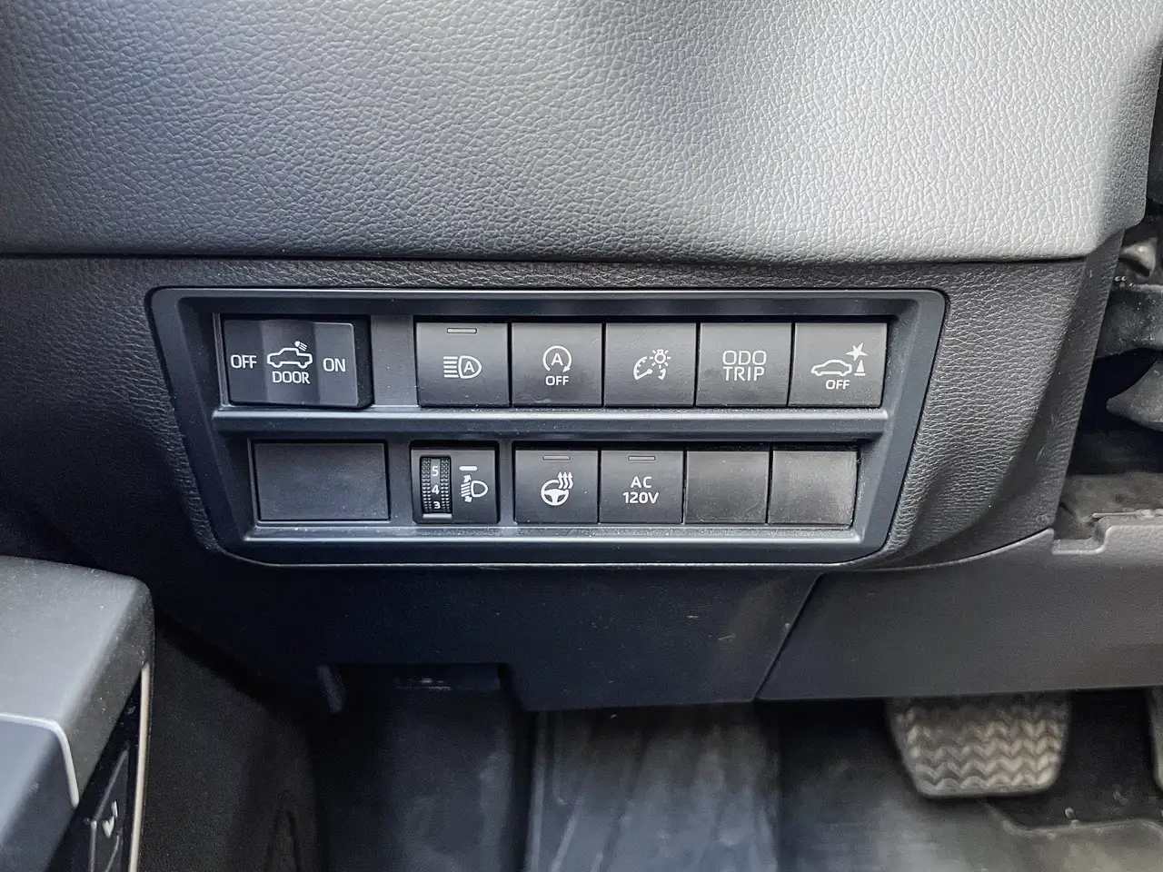 Toyota Tundra снимка Toyota Tundra