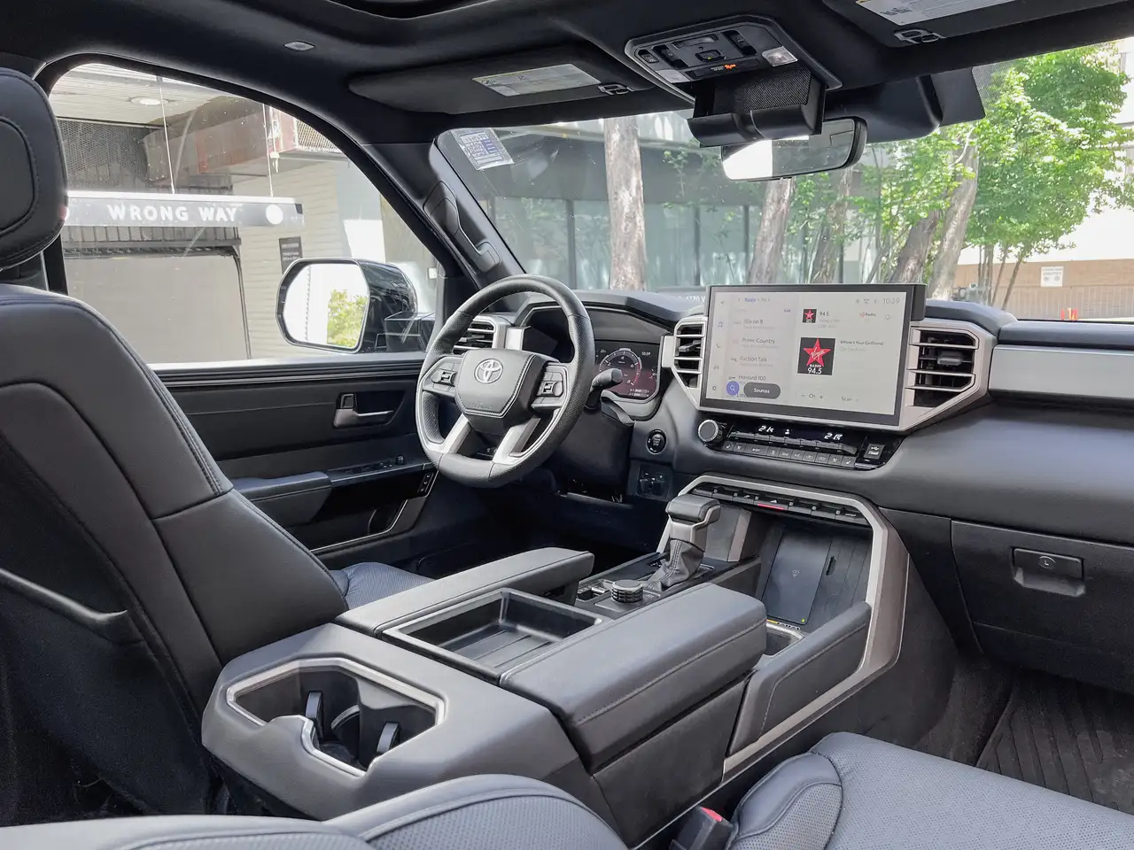 Toyota Tundra снимка Toyota Tundra