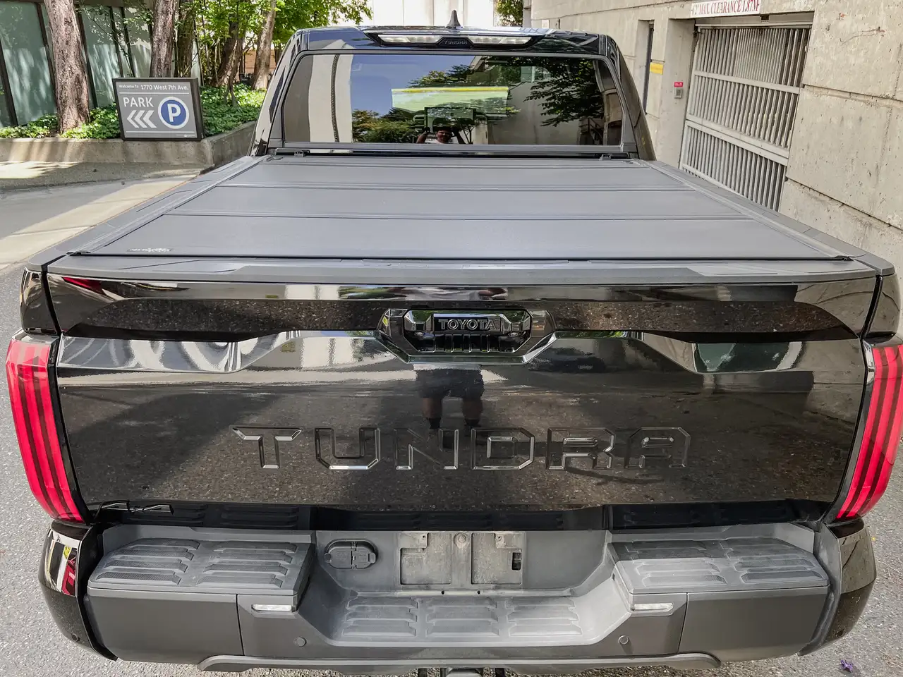 Toyota Tundra снимка Toyota Tundra