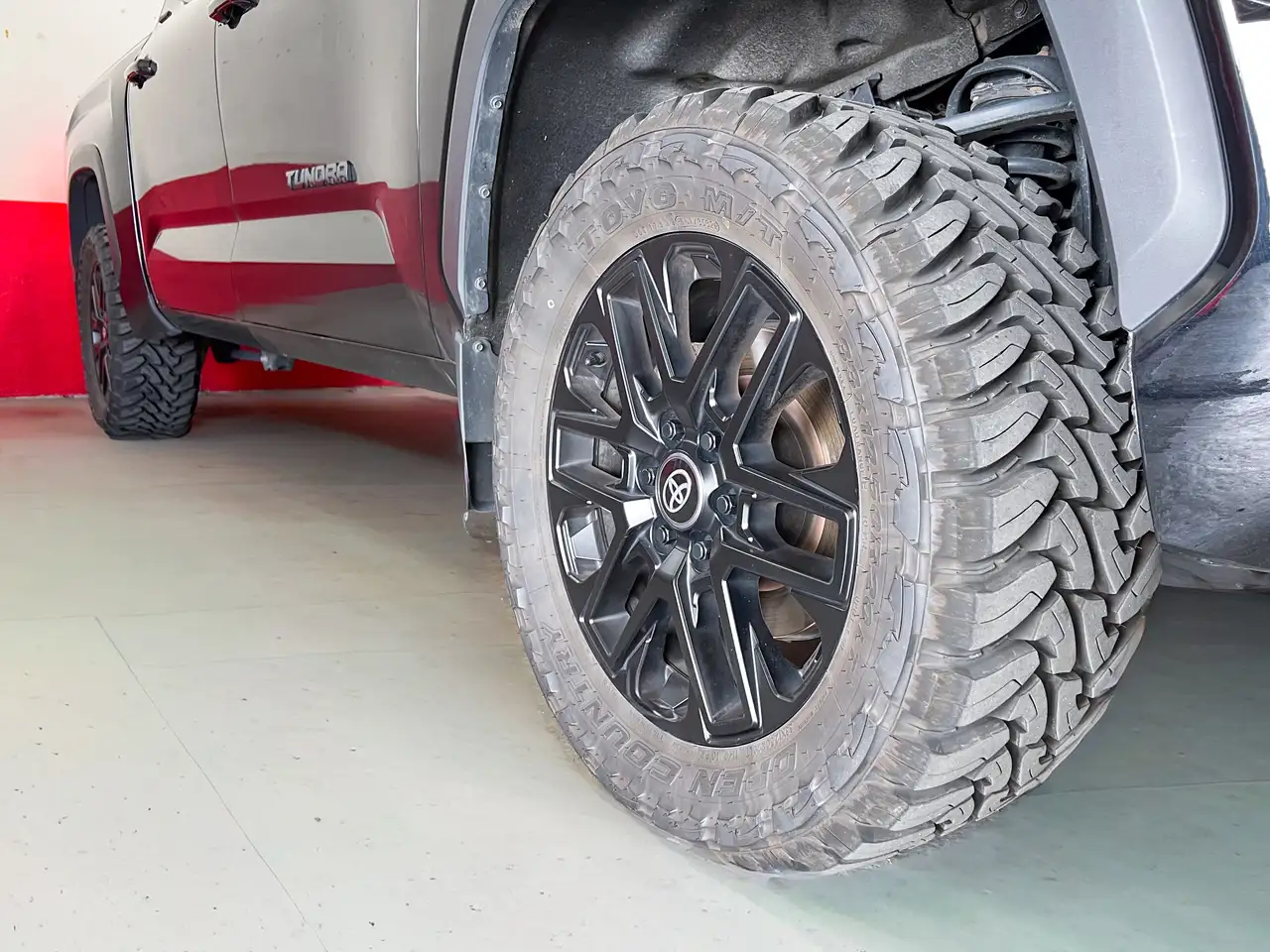 Toyota Tundra снимка Toyota Tundra